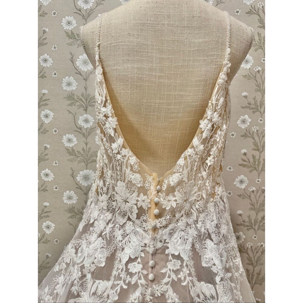 ALLURE 3400LW Size 20W Wedding Dress - Picture 9 of 16